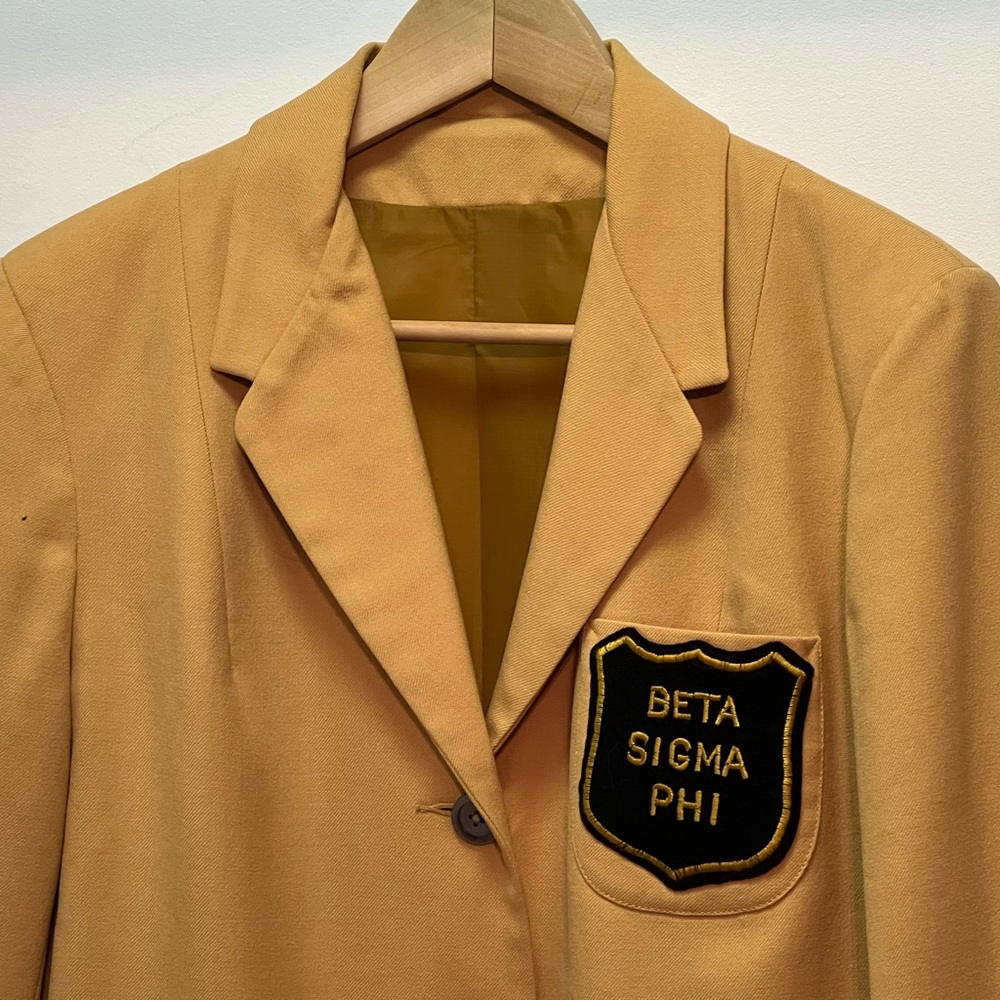 Vintage Beta Sigma Phi Sorority Blazer in Yellow with Crest on Pocket - Womans M